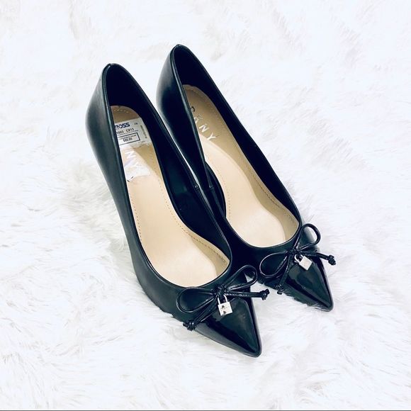 DKNY Black Pointed Toe Heel Pumps Bow & Locket 8.5 - Picture 2 of 8